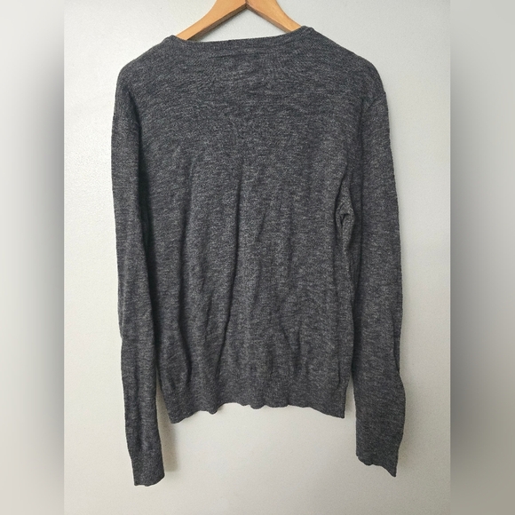 American Eagle Sweater Mens Medium Gray Knit Athletic Fit V-Neck Dark Academia - Picture 6 of 9